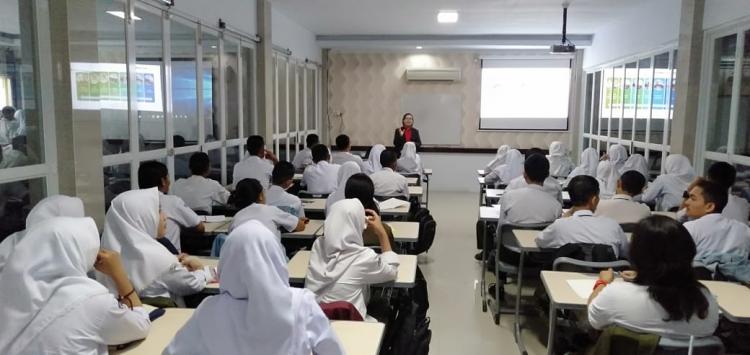 Kelas Industri SMK - SMAK Makassar